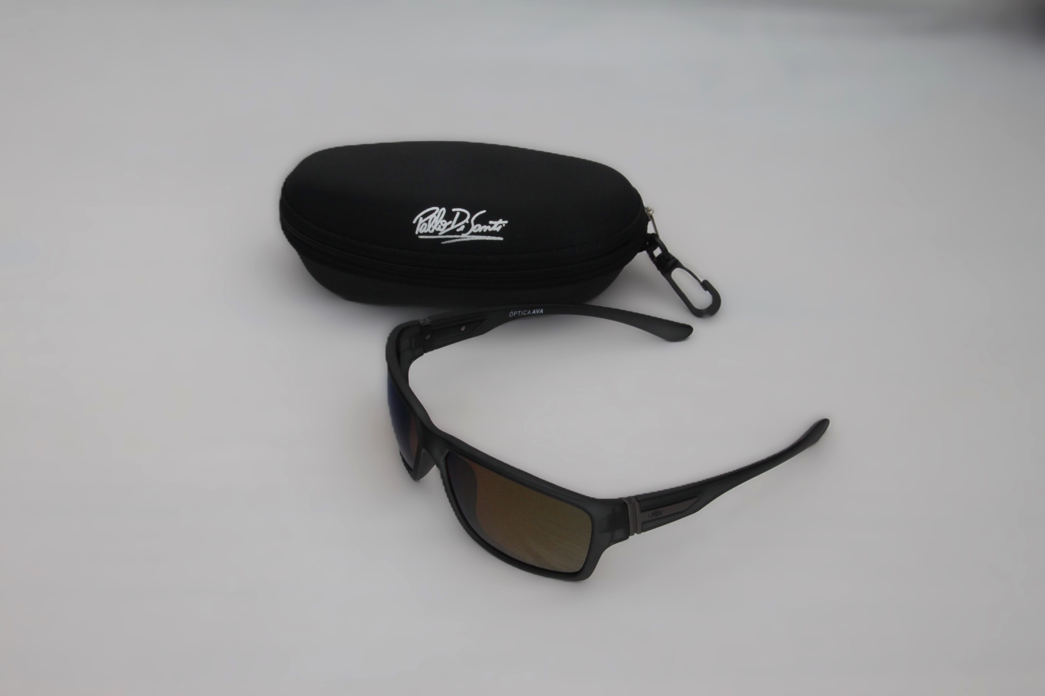 Lentes Nuestra Tierra con su estuche